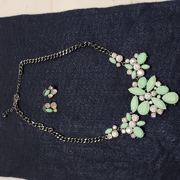 Destrest faux turquoise and gun metal necklace set - Picture 1 of 1